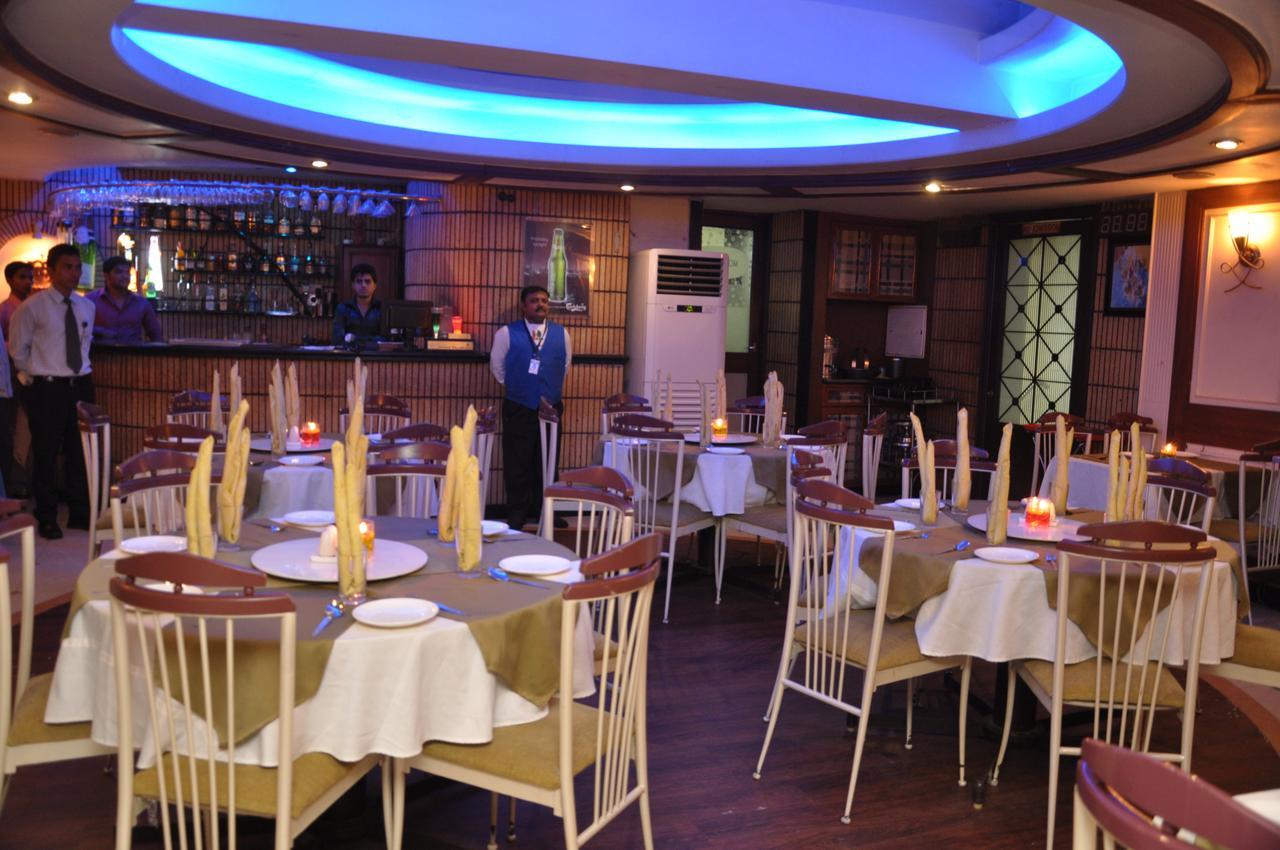 Hotel Sovereign Daman Exterior foto