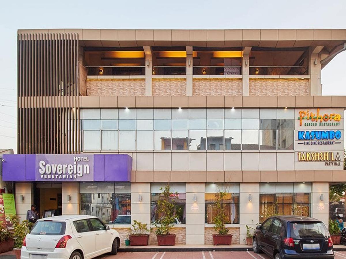 Hotel Sovereign Daman Exterior foto